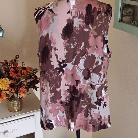 D&CO. Active Zip Up Vest - Picture 5 of 11